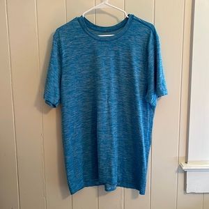 Lululemon men’s XL tee